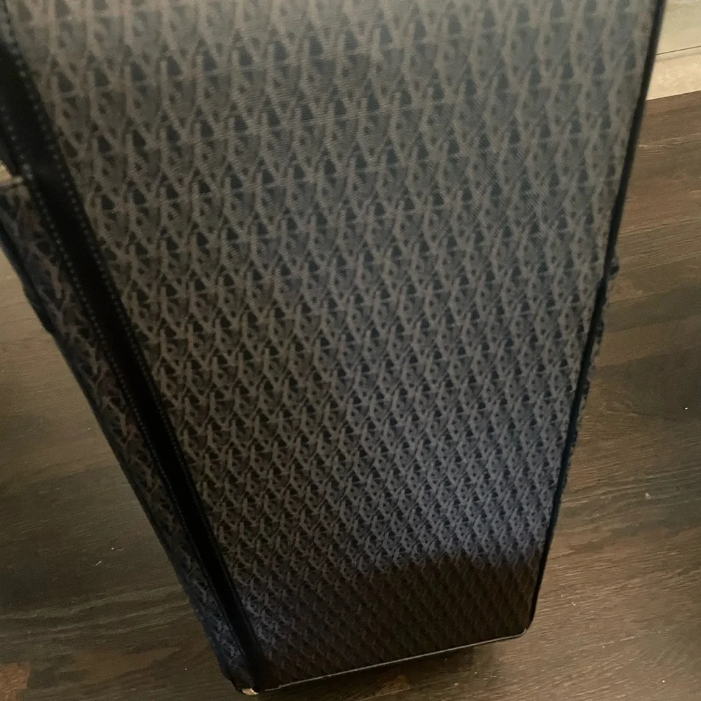 YSL Saint Laurent paris travel luggage trolley 360 wheels travel in style Italy